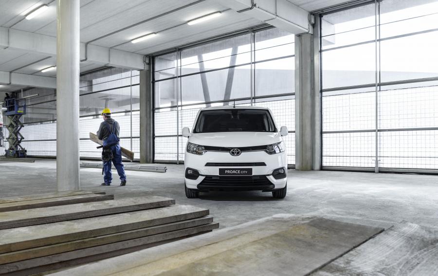  Toyota ProAce City Van 2019 года  (EU) (фото 5 из 53)